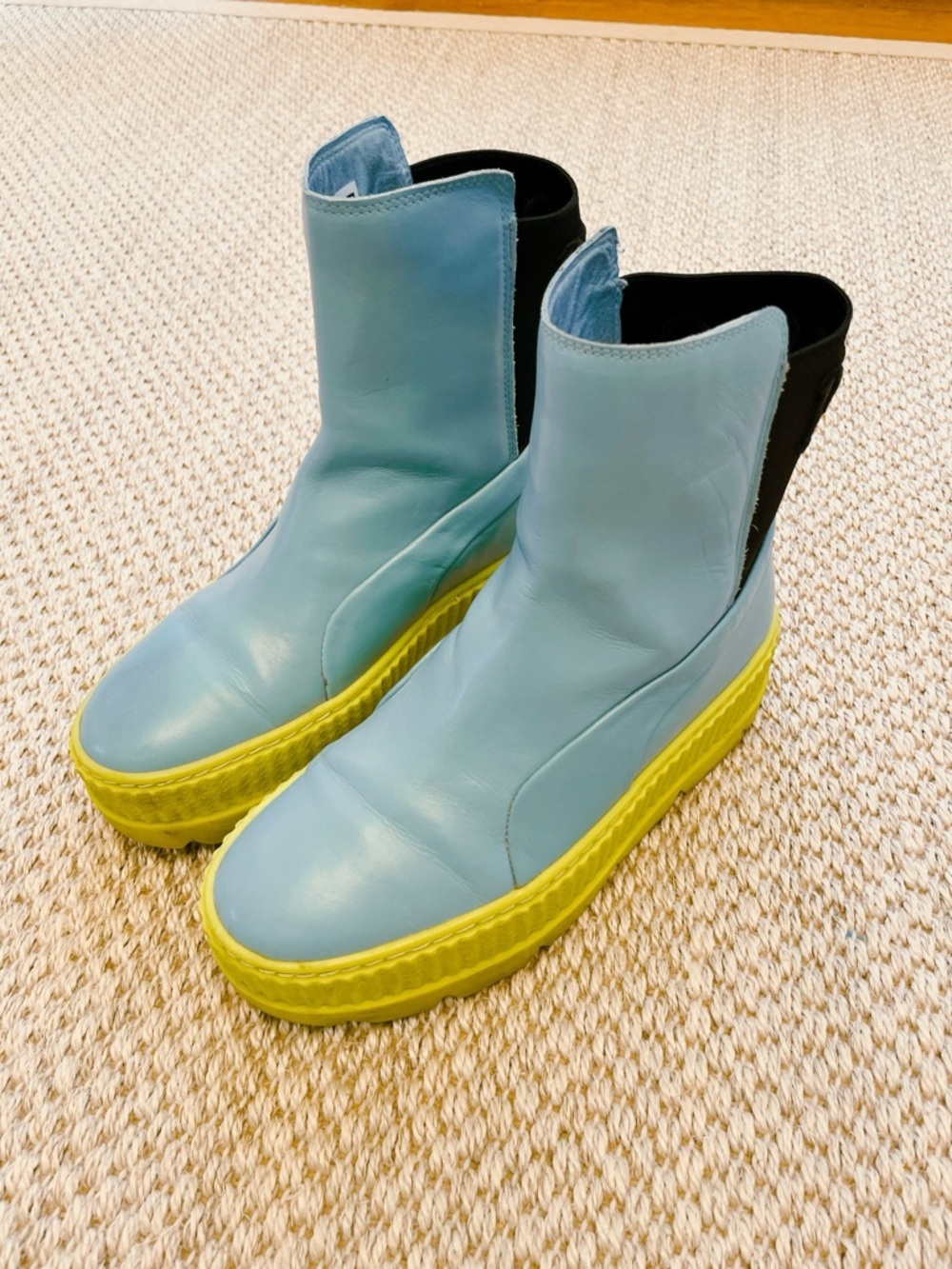 FENTY x Puma Women’s Leather Platform Boots Size 8.5 - Picture 4 of 9